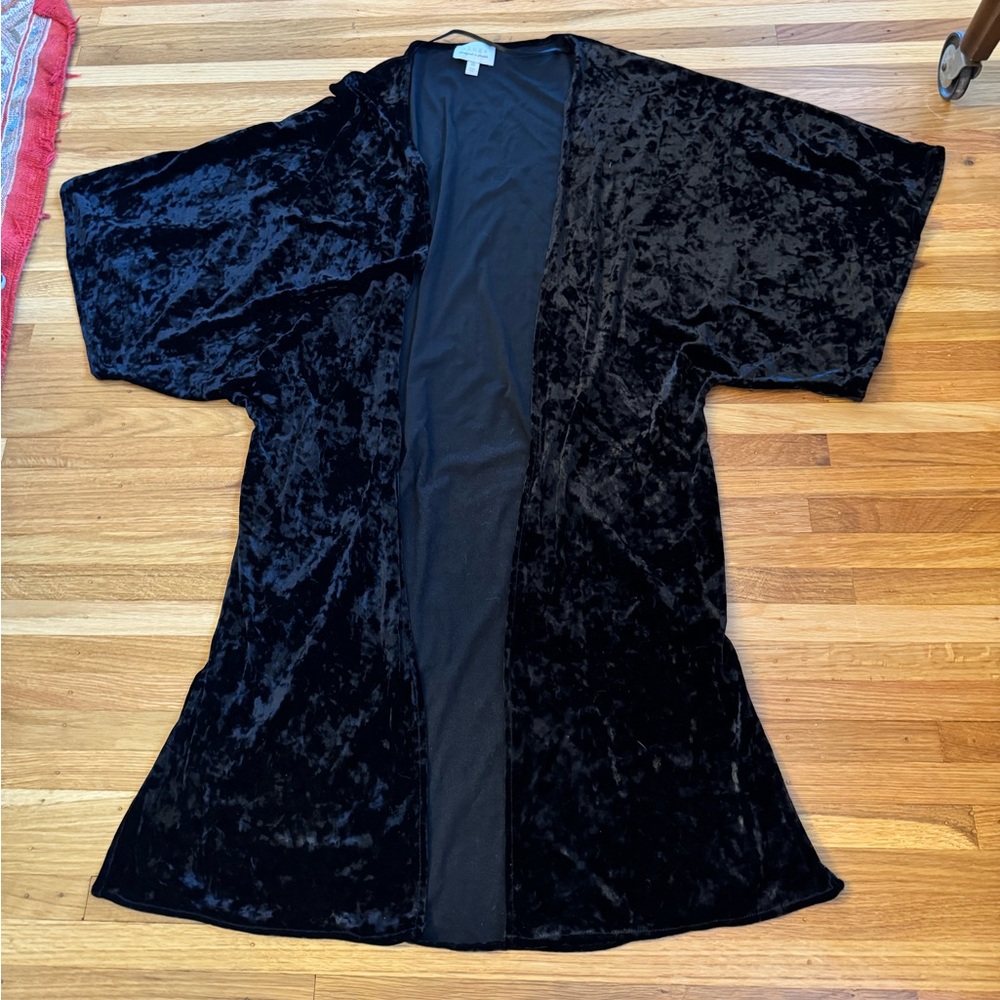 Hinge Seattle Black Velvet Cover-up